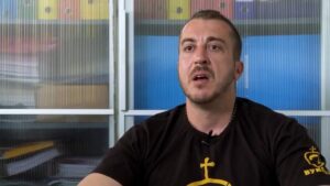 Zoran Raskoviq, ish-anëtar i njësive paramilitare serbe që dëshmoi për krimet e luftës në Qyshk, Zahaq, Pavlan dhe Lubeniq.